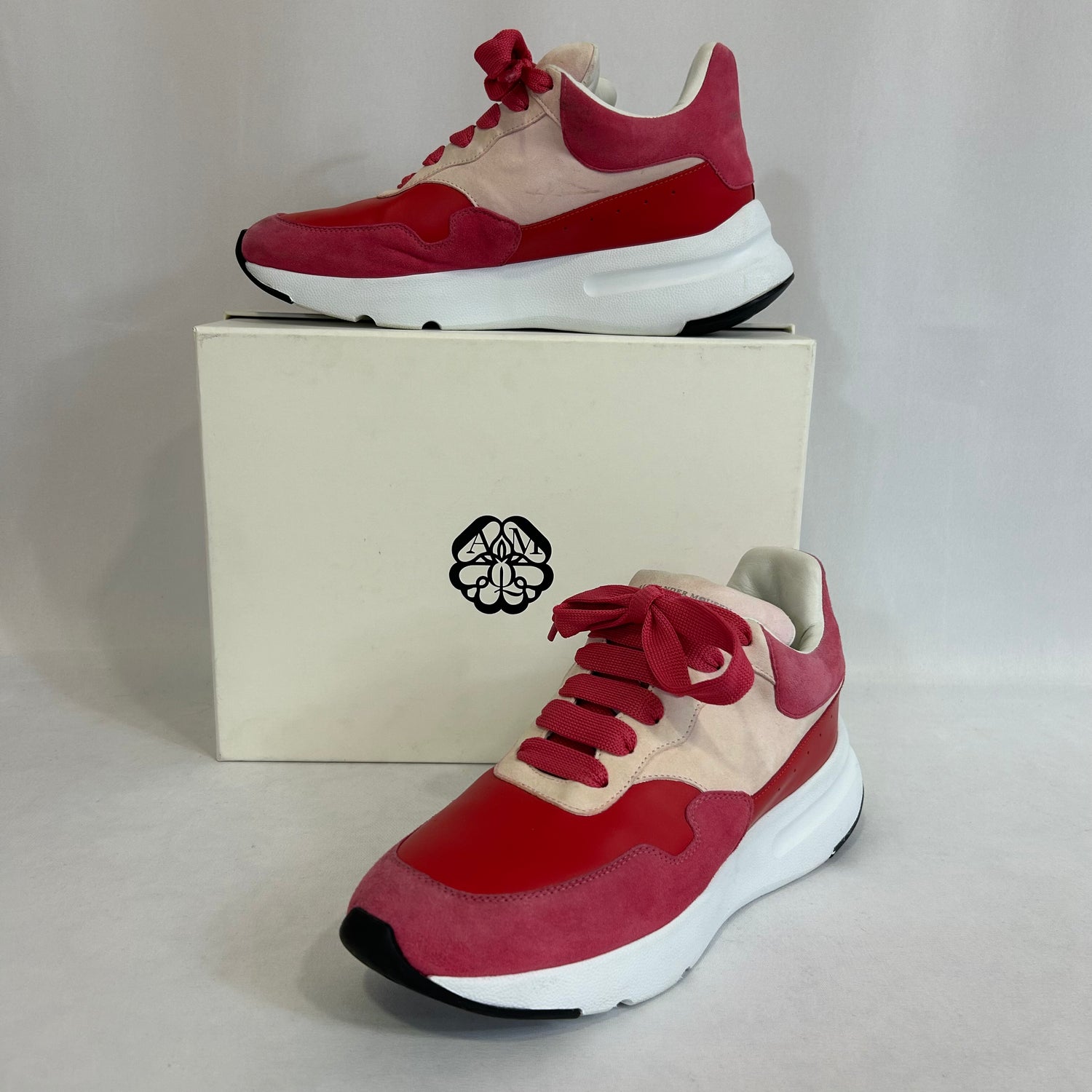 Alexander McQueen Baskets Oversize Runner Les Folies d Eugenie