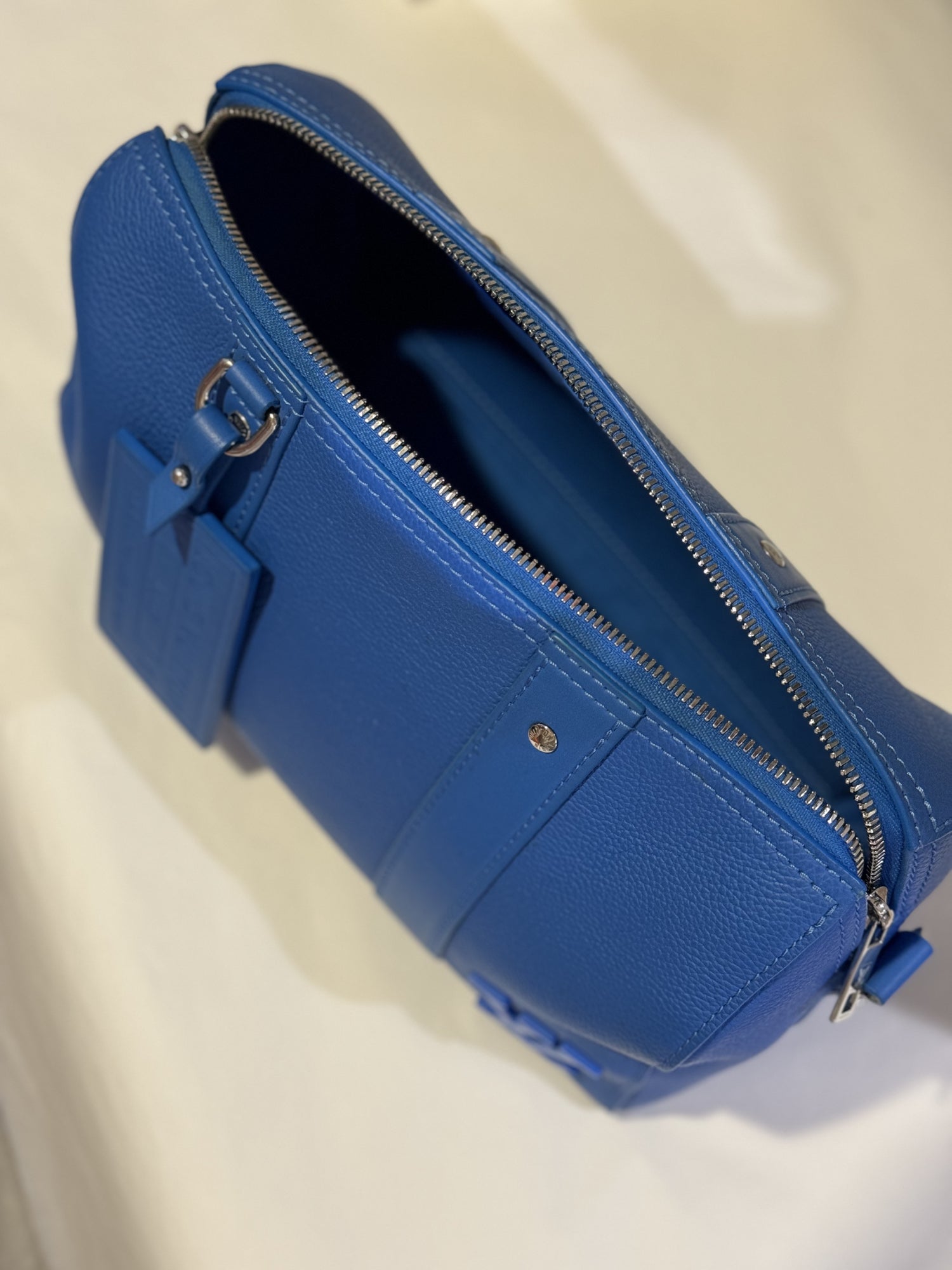 Louis Vuitton - Sac City Keepall