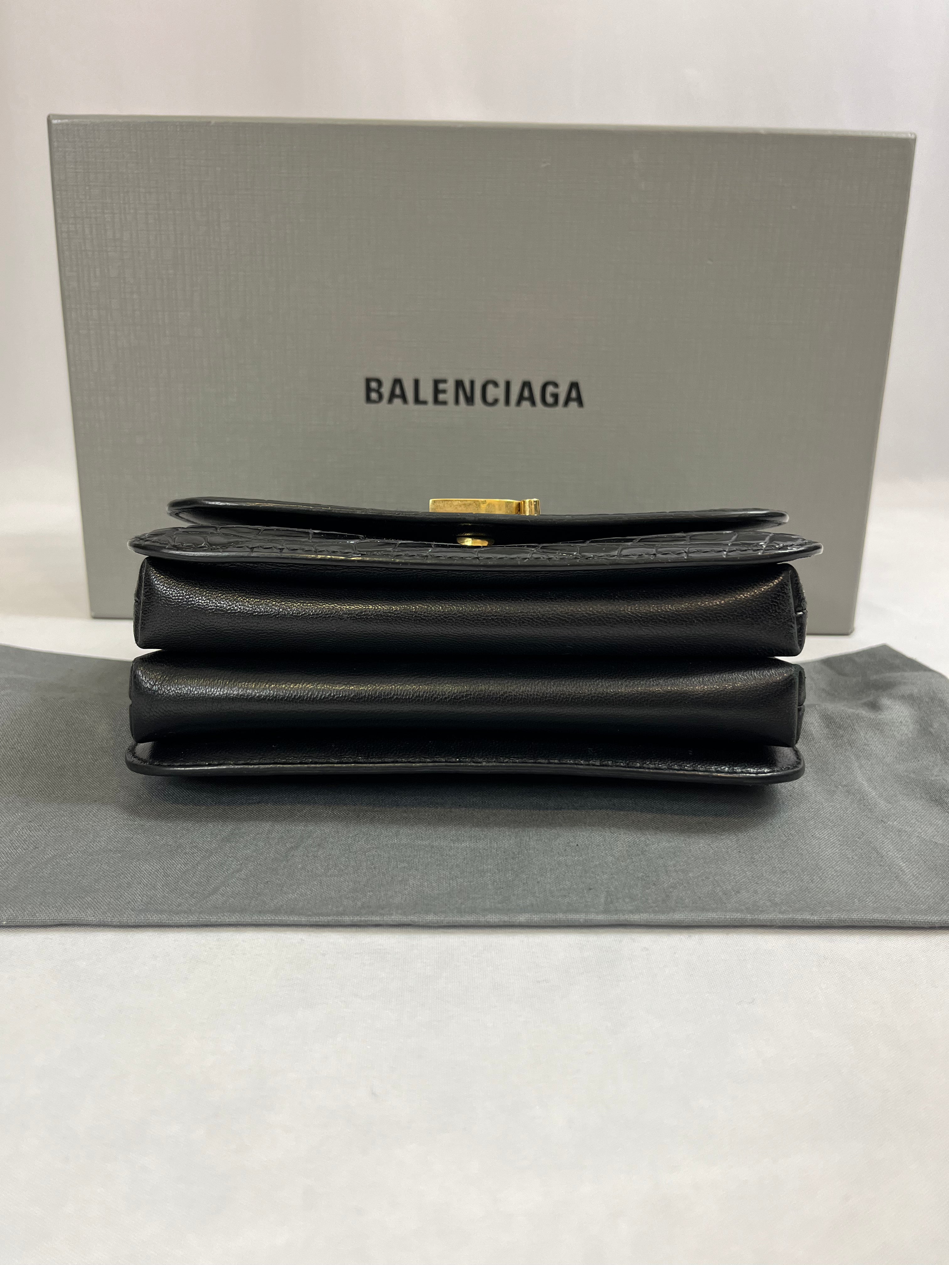 Balenciaga - Sac bandoulière B croco embossé