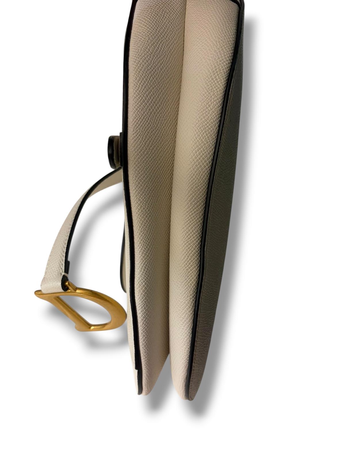 Saddle weiß