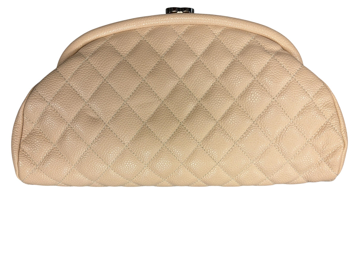Chanel: Mademoiselle clutch