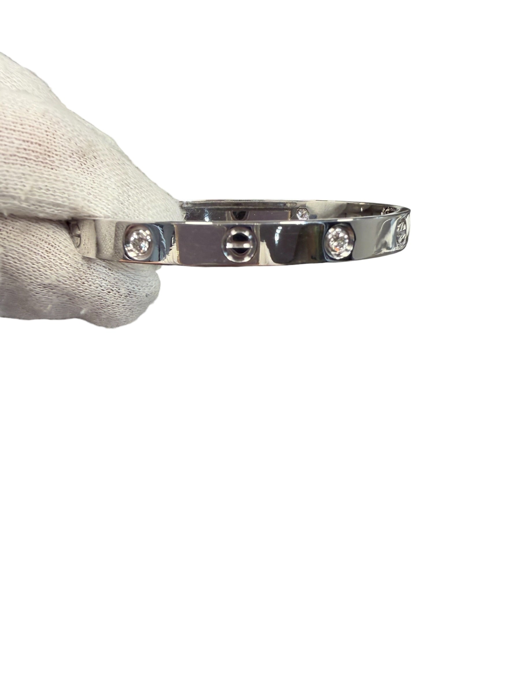 Cartier : Bracelet Love Classique 4 diamants t16