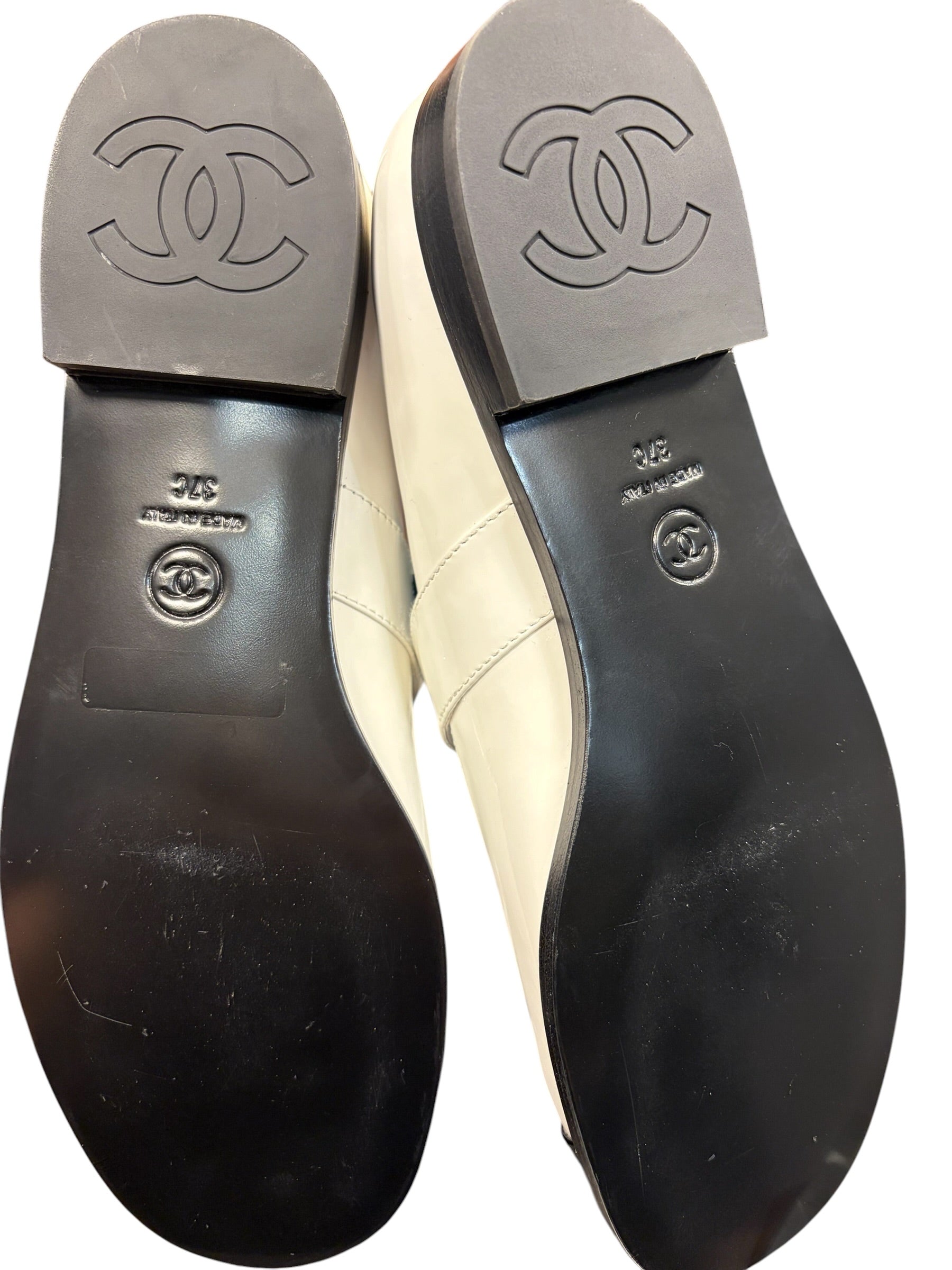 Chanel : Ballerine Mary Jane bicolore vernis T37