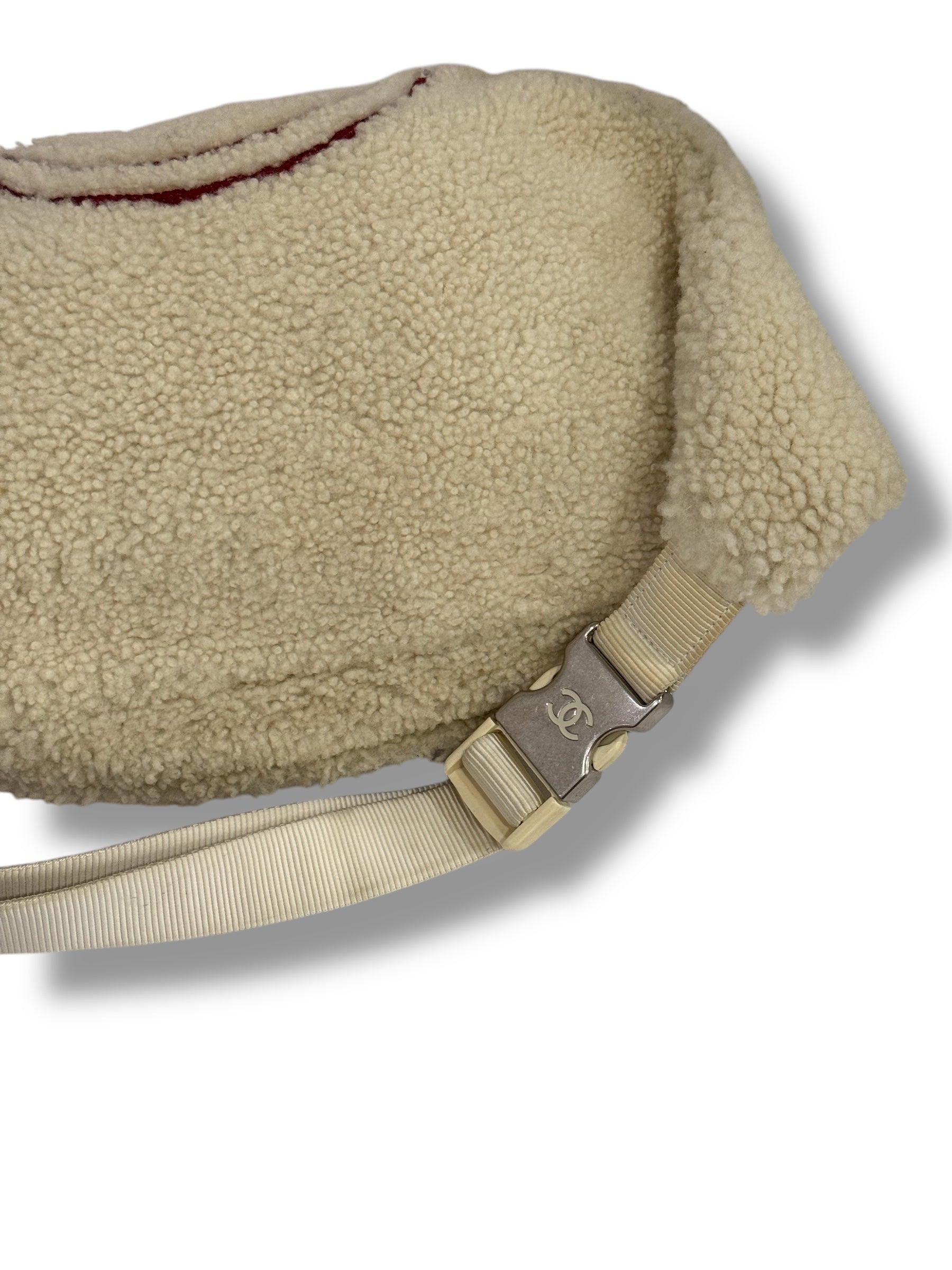 Chanel - Banane en mouton