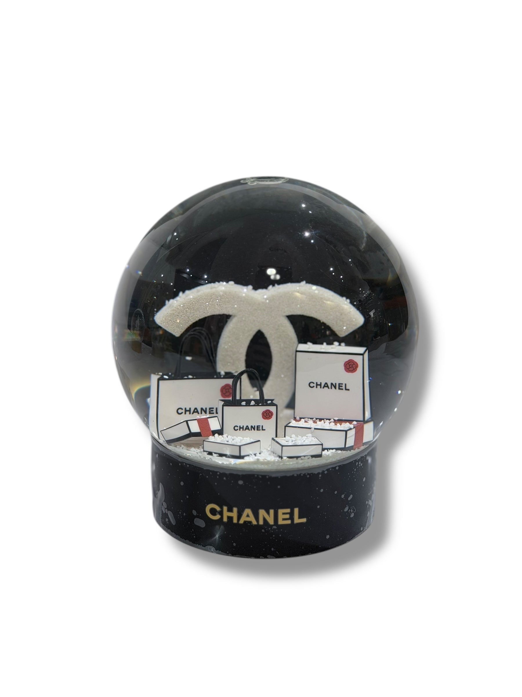 Chanel - CC snow globe and packaging
