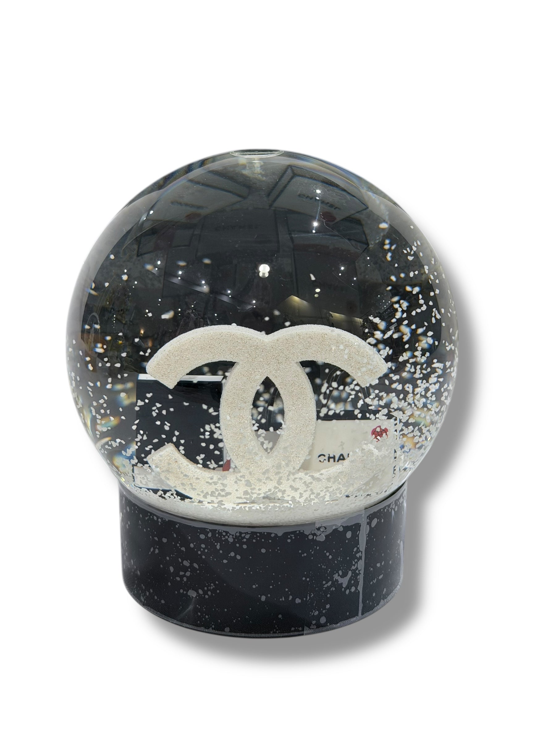 Chanel - CC snow globe and packaging