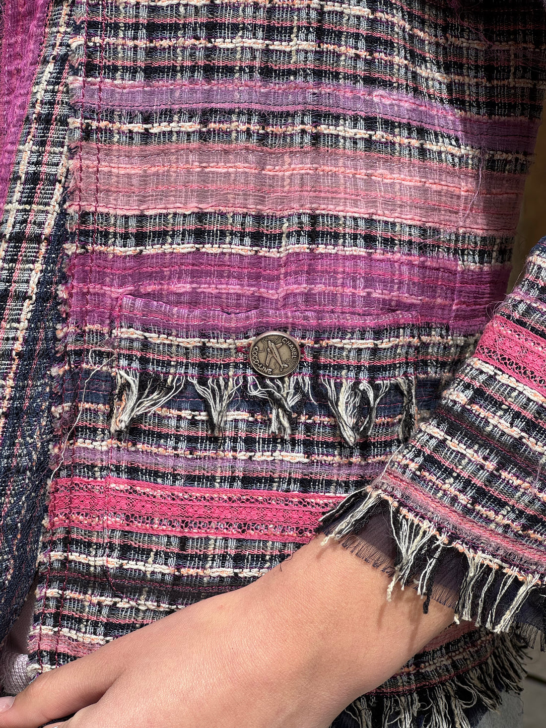 Chanel - Veste en tweed déstructurée T.38