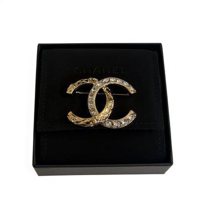 Chanel – CC-Brosche