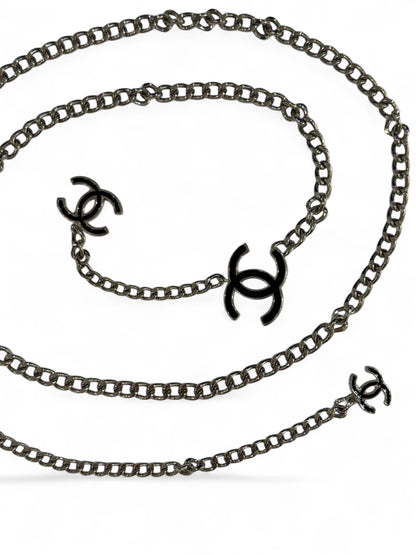 Chanel - Ceinture chaînette avec logos Chanel