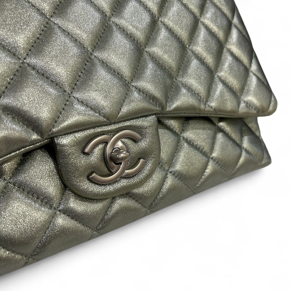 Chanel - Maxi Jumbo bag