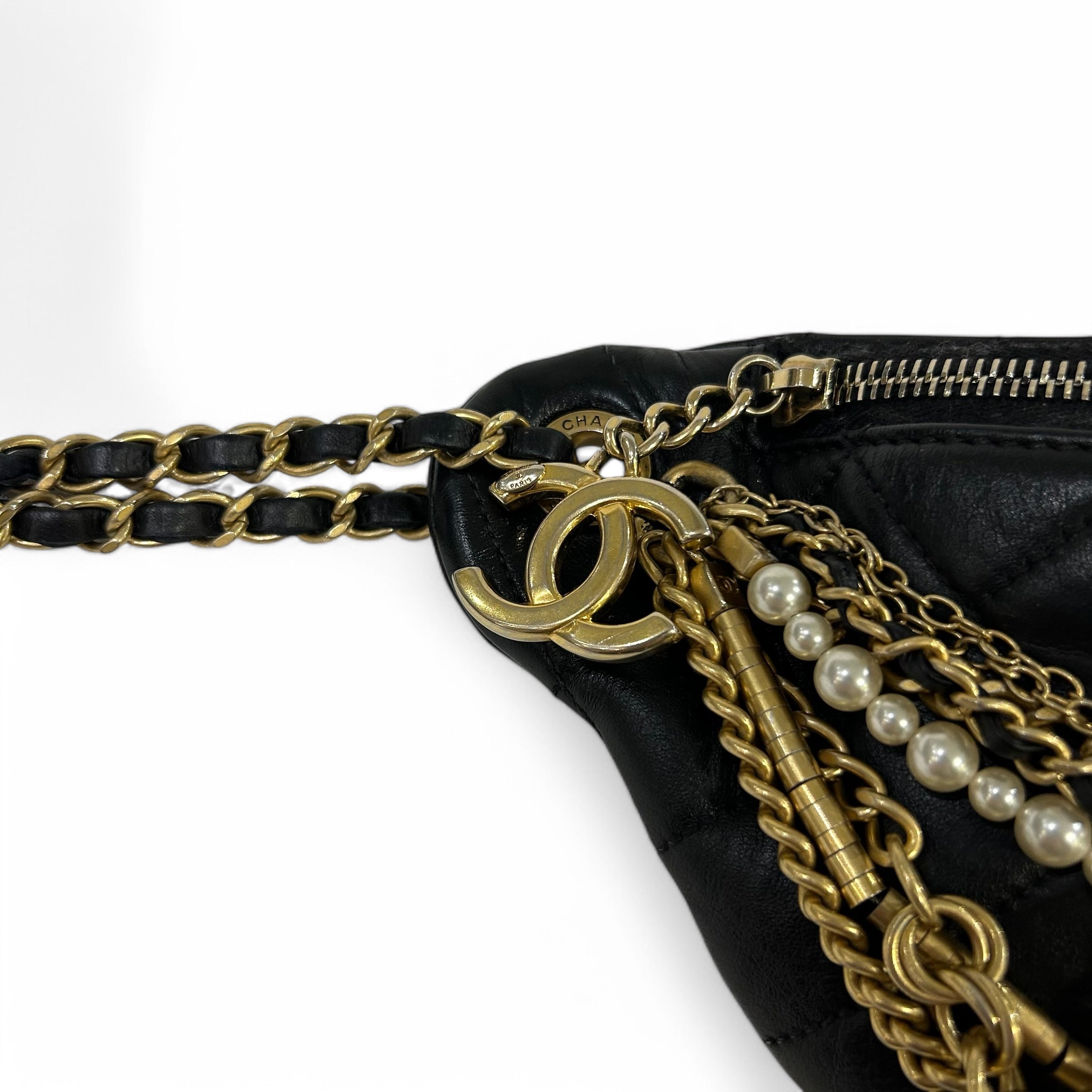 Chanel - Banane All About Chains