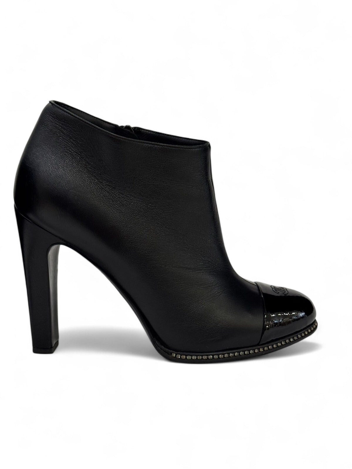 Chanel - Stiefeletten Gr. 38