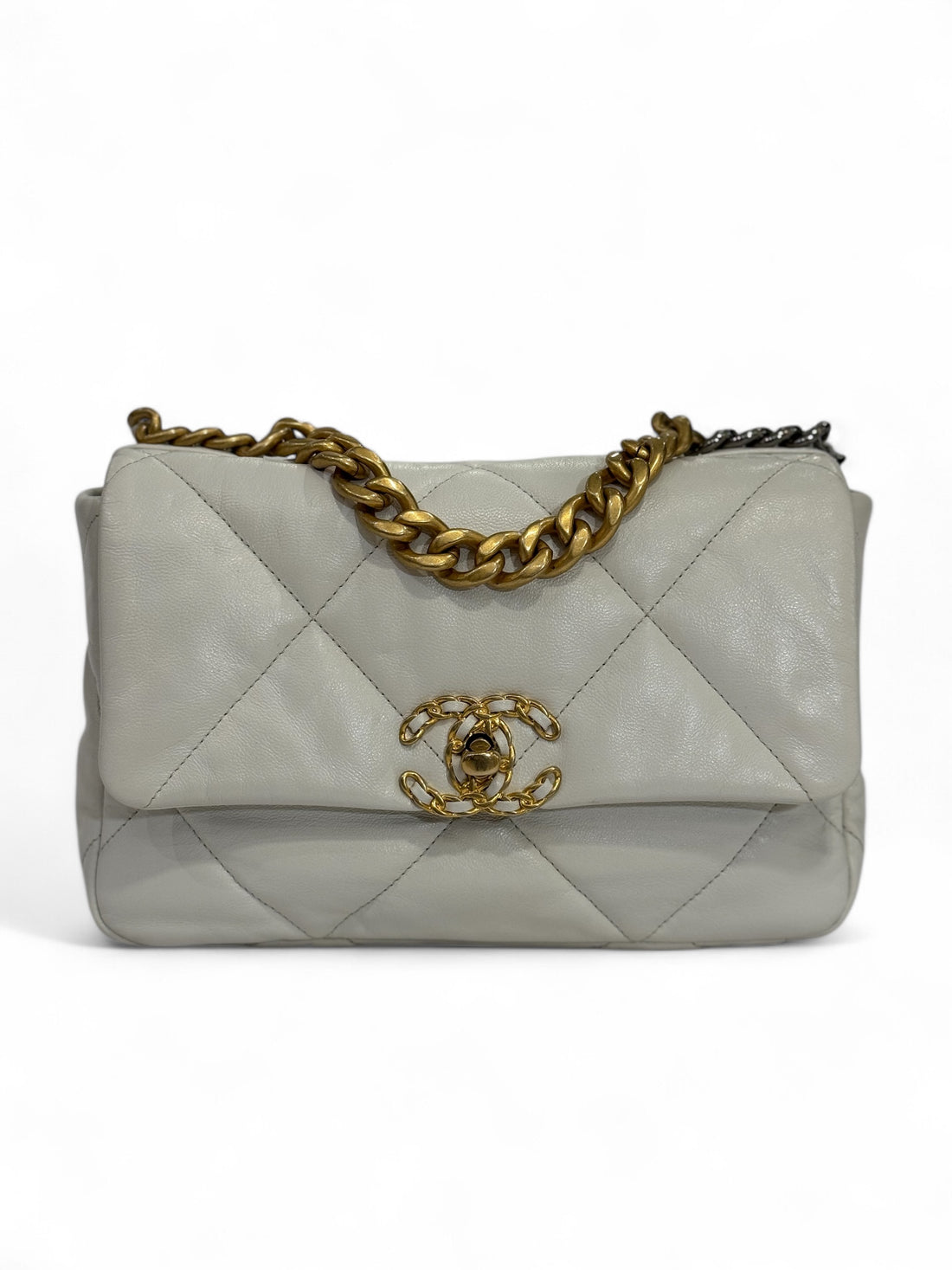 Chanel - White 19 bag
