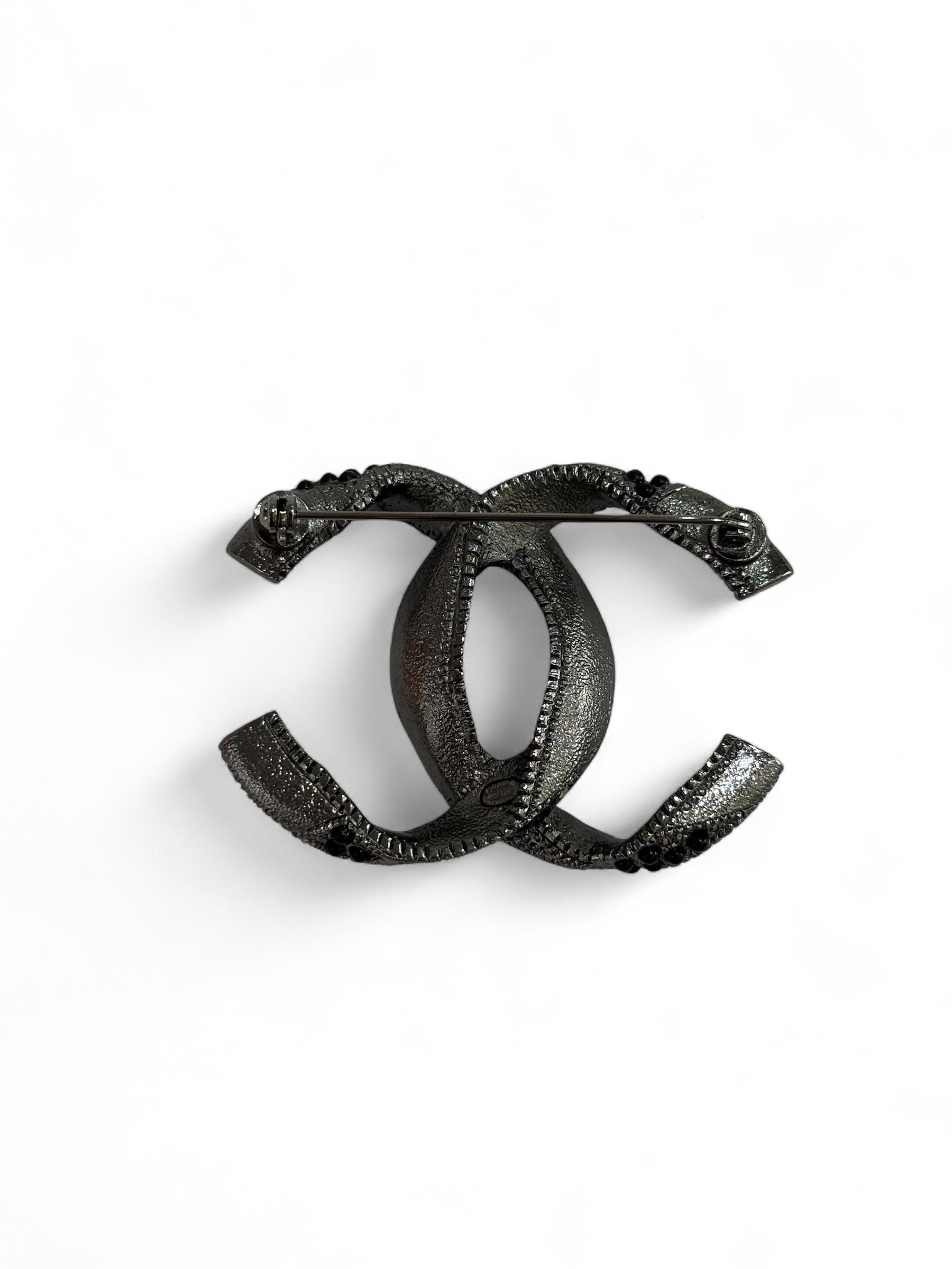 Chanel - Ungeordnete Brosche
