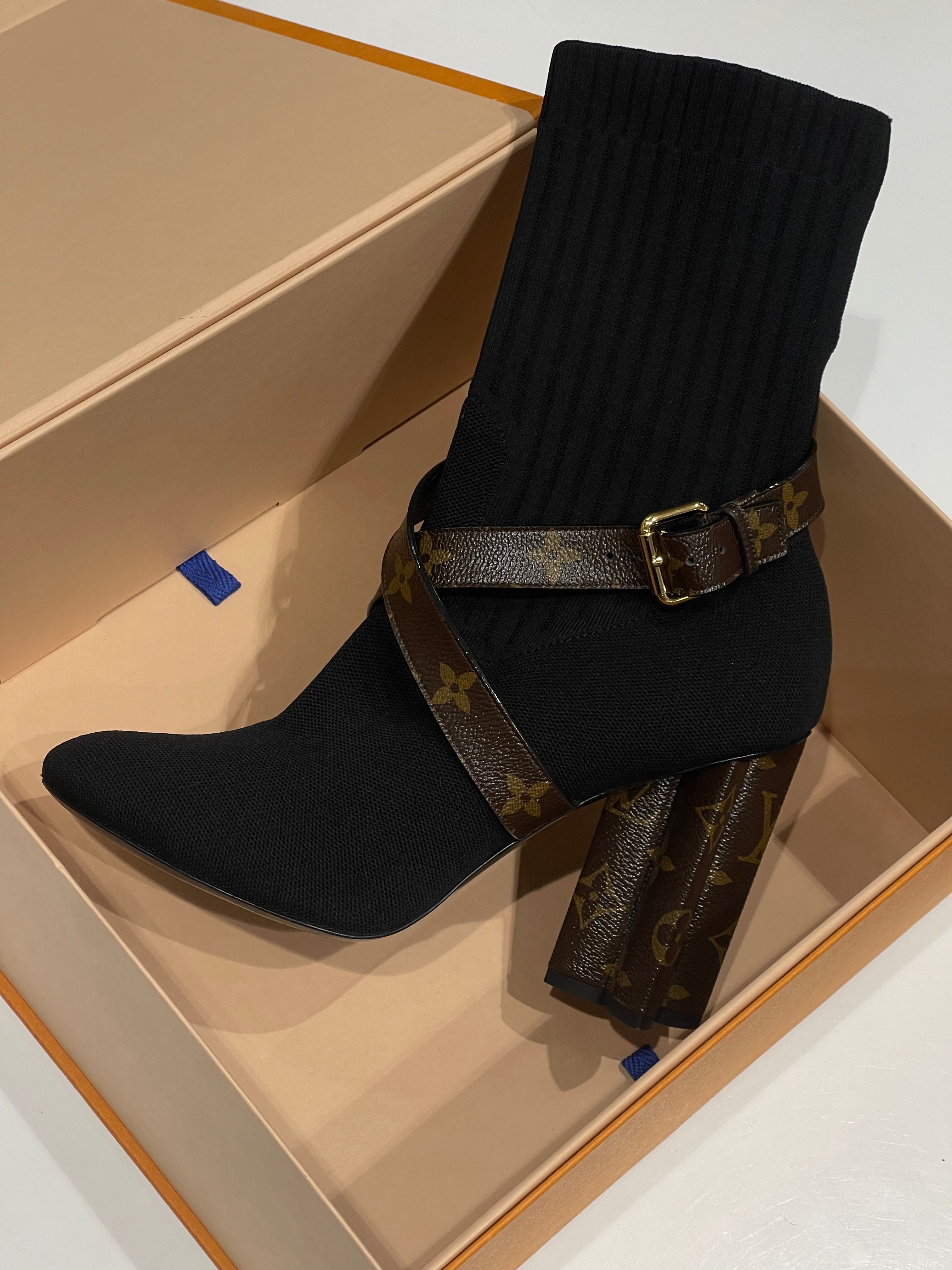 Louis Vuitton - T40 sock ankle boots
