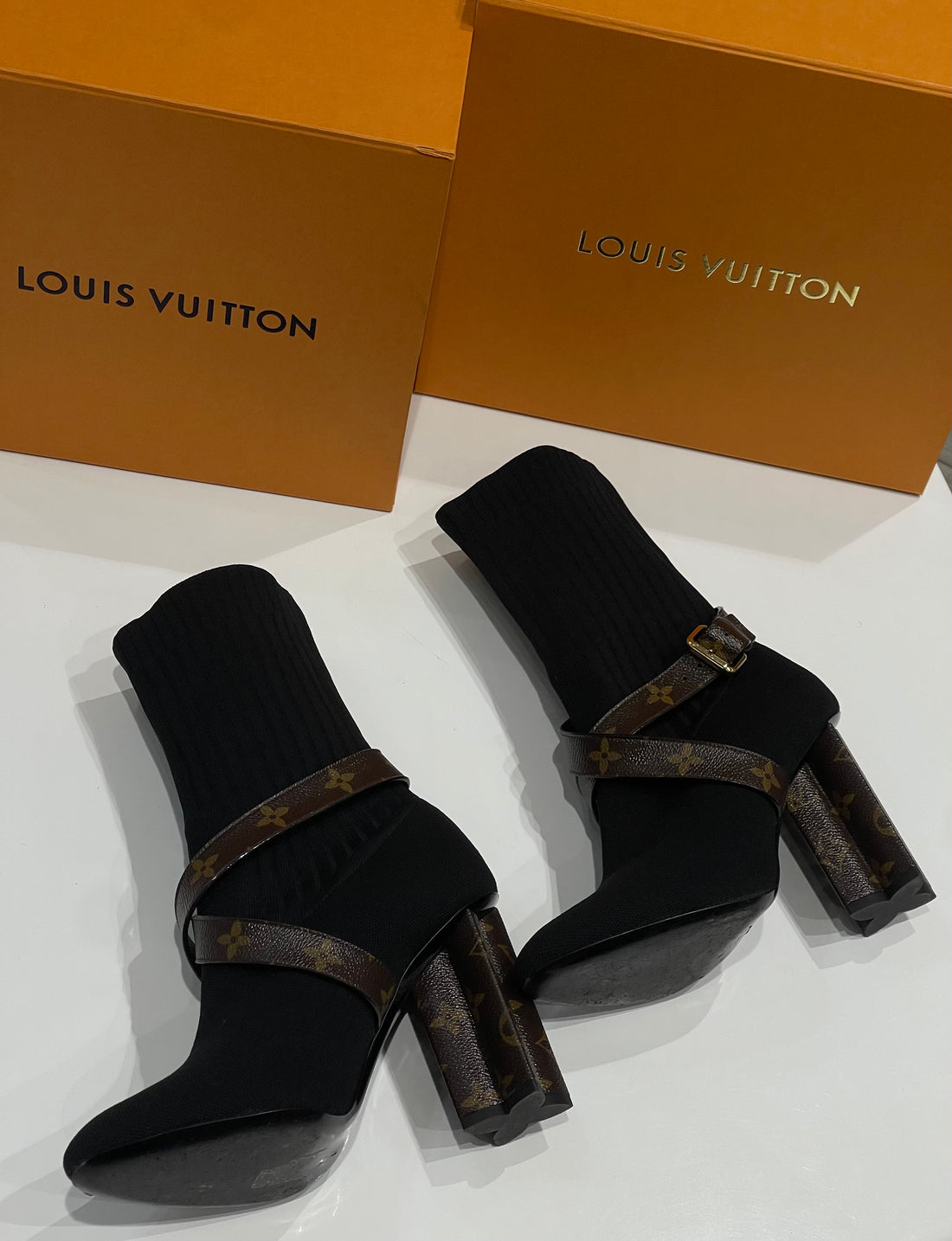 Louis Vuitton - Bottines chaussettes T40