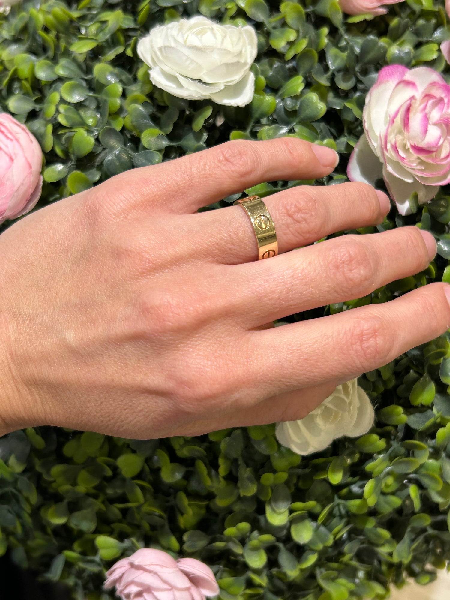 Cartier Bague Love Classique – Les Folies d'Eugenie