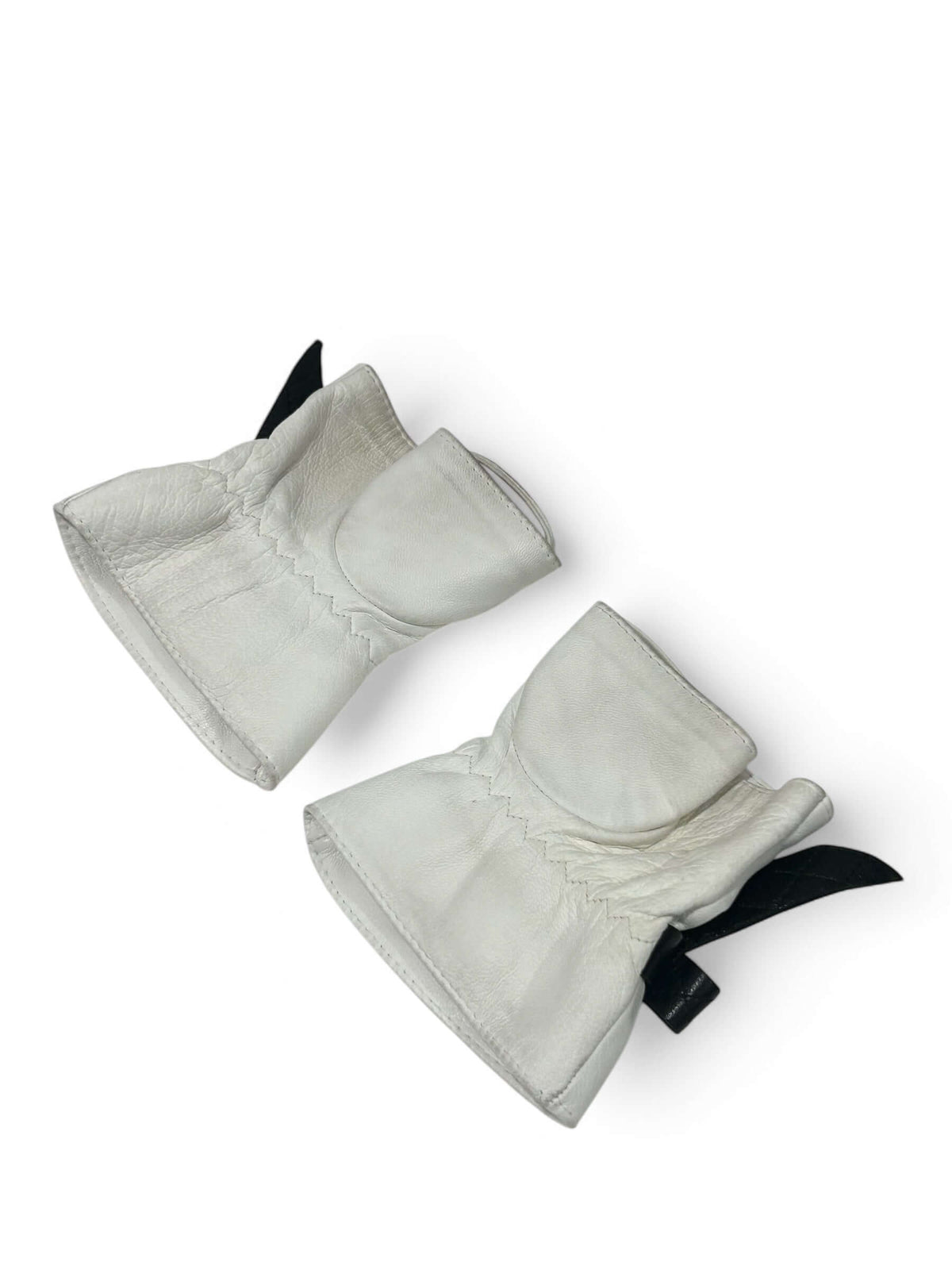 Chanel - Lederfäustlinge Gr. 68