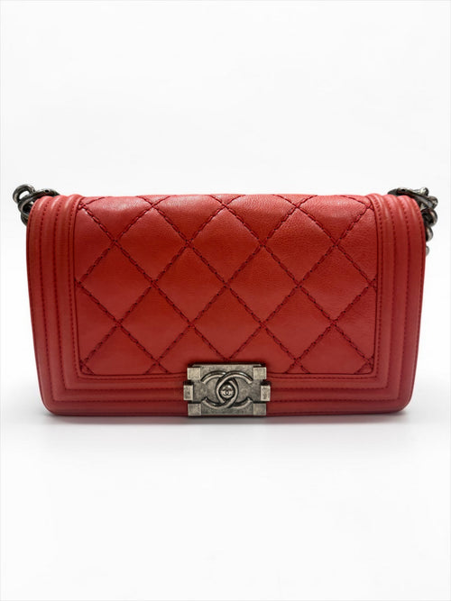 Chanel - Boy Bag aus rotem Kalbsleder mit Rautensteppung