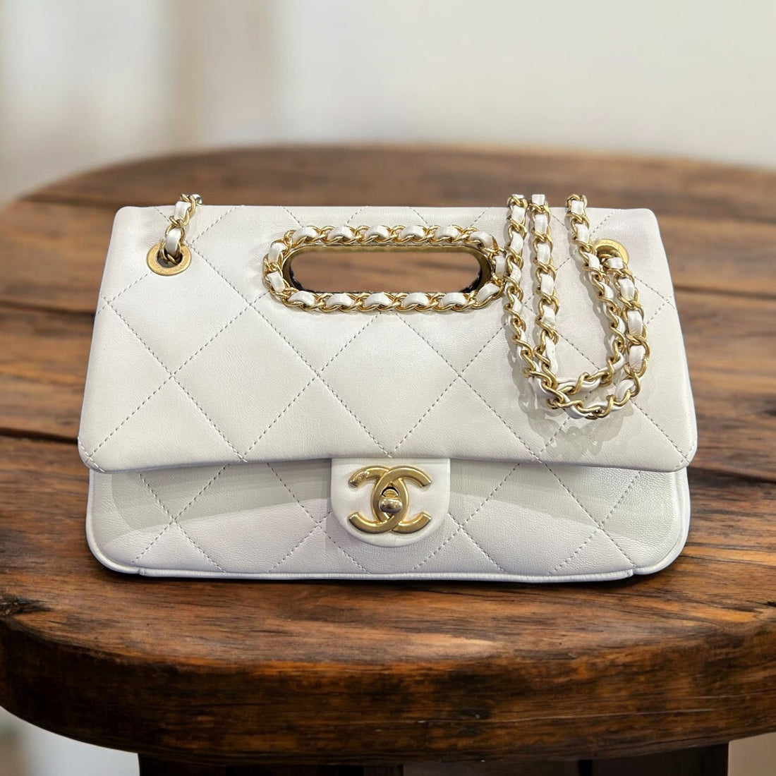 Chanel - Catch flap bag - Les Folies d'Eugenie Les Folies d'Eugenie