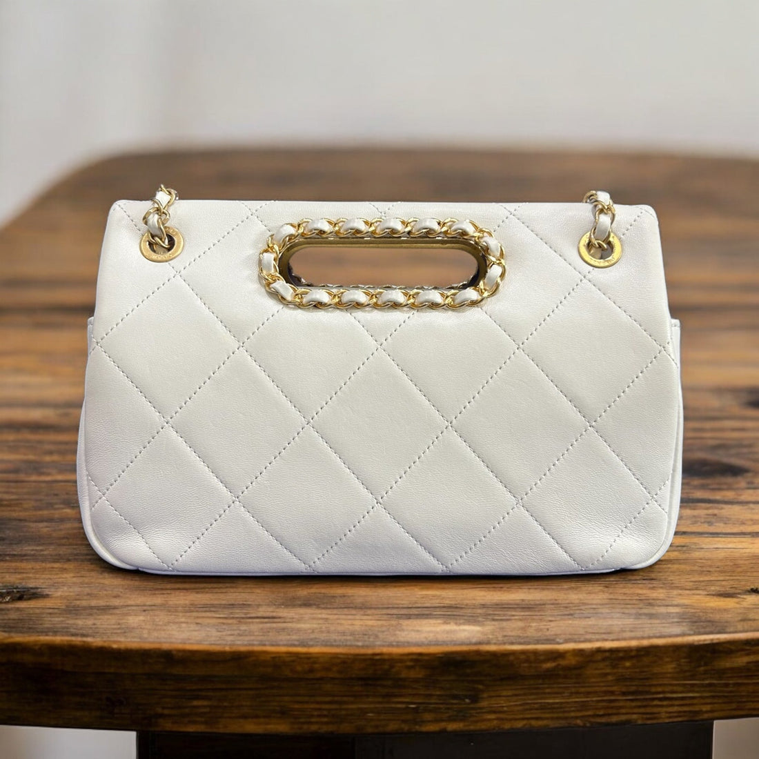Chanel - Catch flap bag - Les Folies d'Eugenie Les Folies d'Eugenie