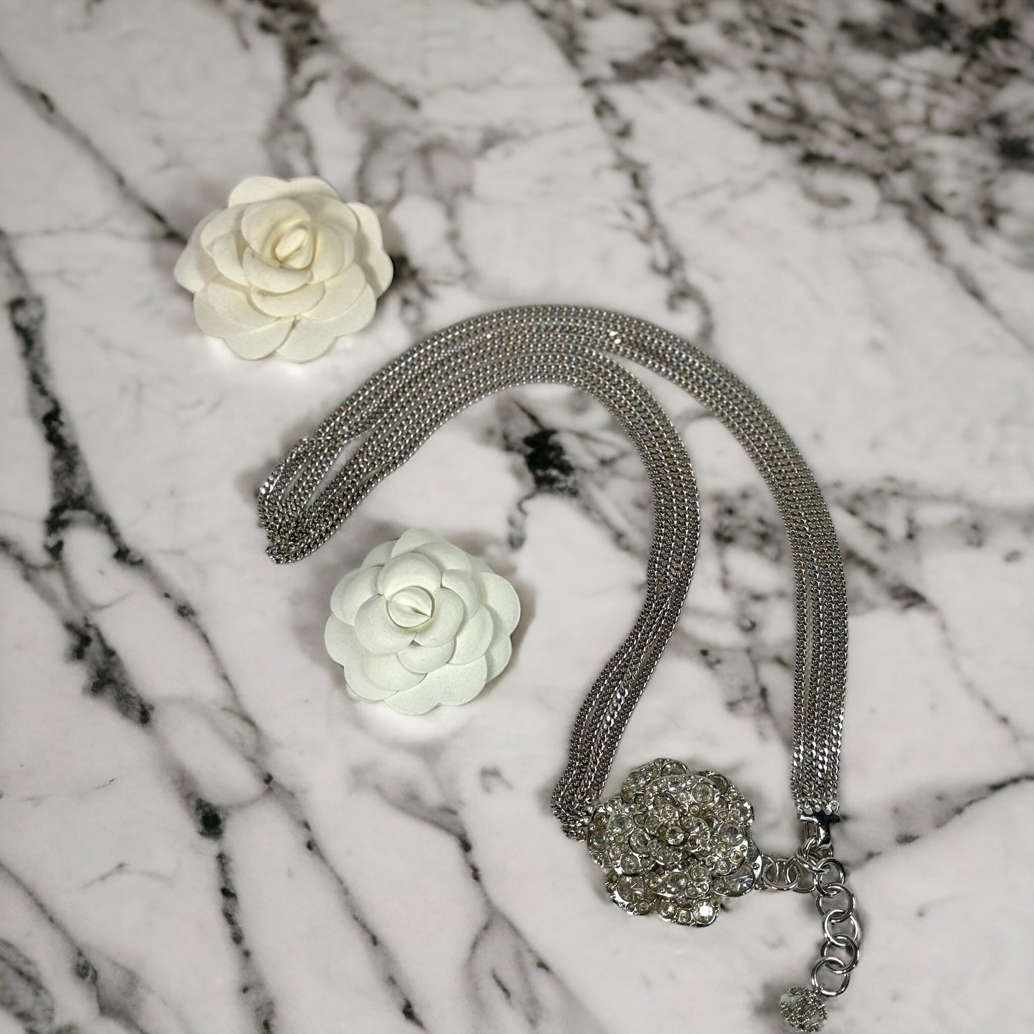 Chanel - Ceinture Camélia - Les Folies d&