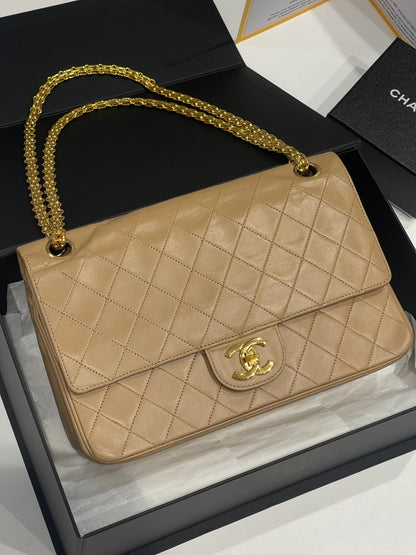 Chanel - sac Timeless médium vintage camel - Les Folies d&