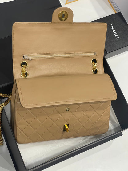 Chanel - sac Timeless médium vintage camel - Les Folies d&