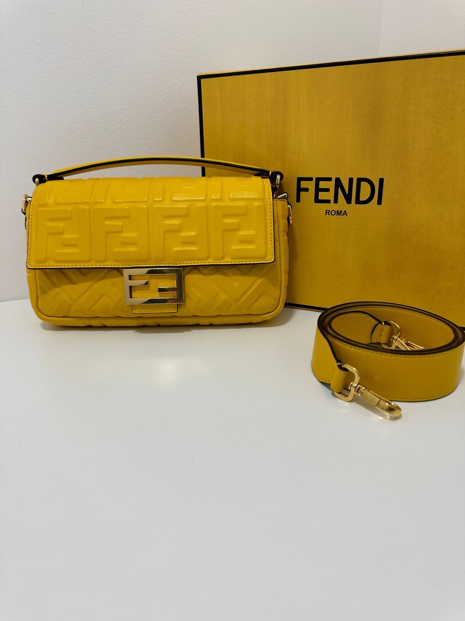 Fendi - Sac Baguette Monogramme Mimosa - Les Folies d&
