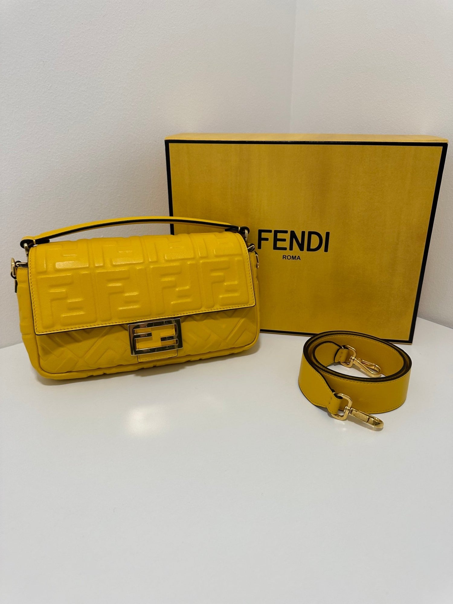 Fendi - Sac Baguette Monogramme Mimosa - Les Folies d&