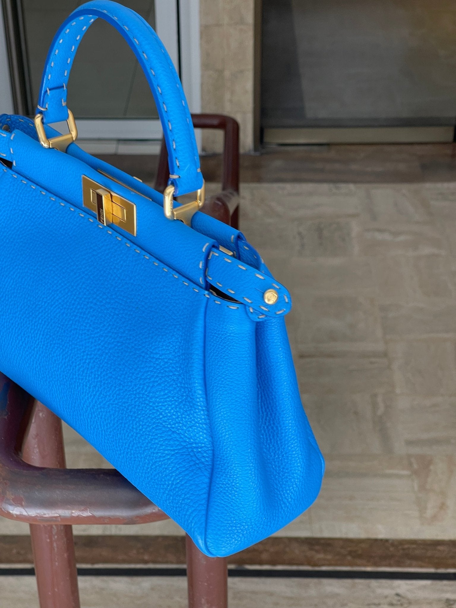 Fendi - Sac Peekaboo bleu MM - Les Folies d&