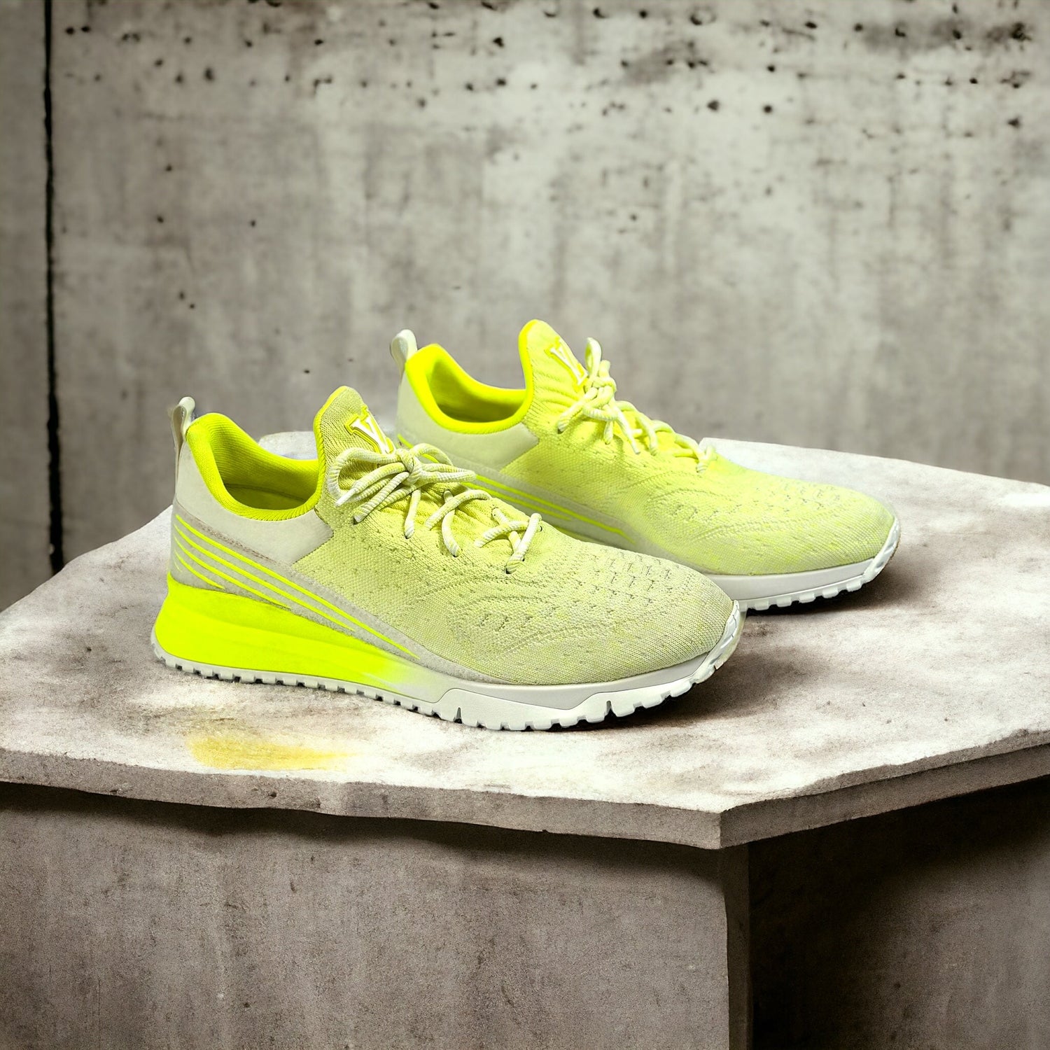 Louis Vuitton - Sneakers V.N.R néon T.44,5 - Les Folies d&