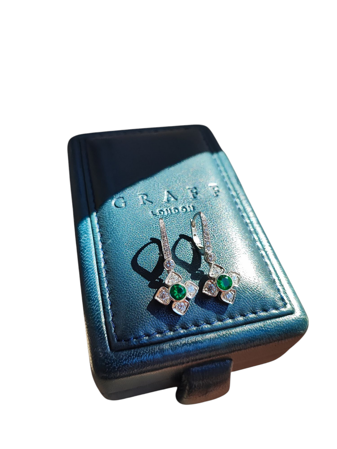 Graff - Hängende Ohrringe mit Diamanten und Smaragd