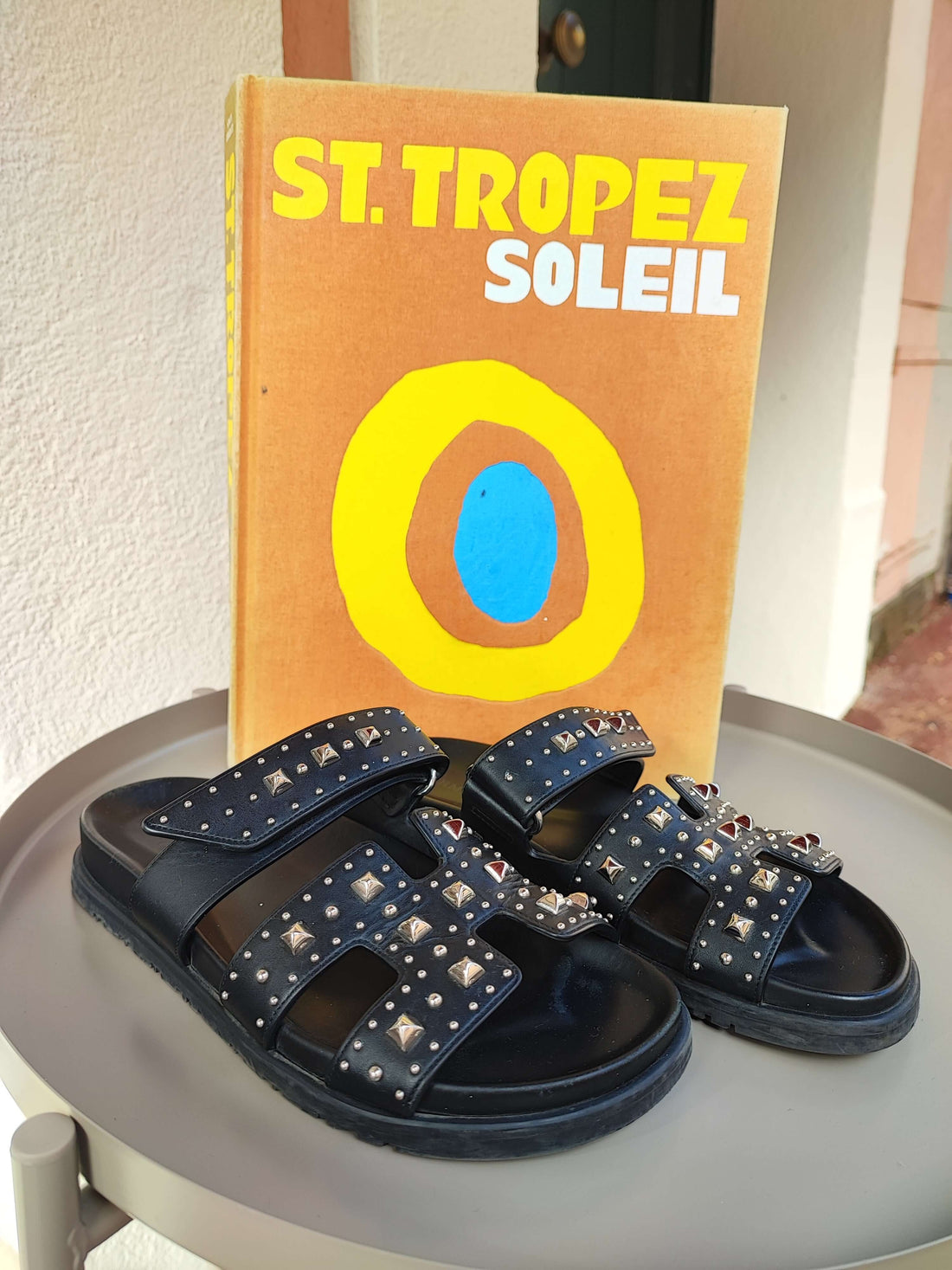 Hermès - Sandales Chypre noires et clous Médor T37