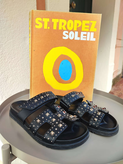 Hermès - Sandales Chypre noires et clous Médor T37