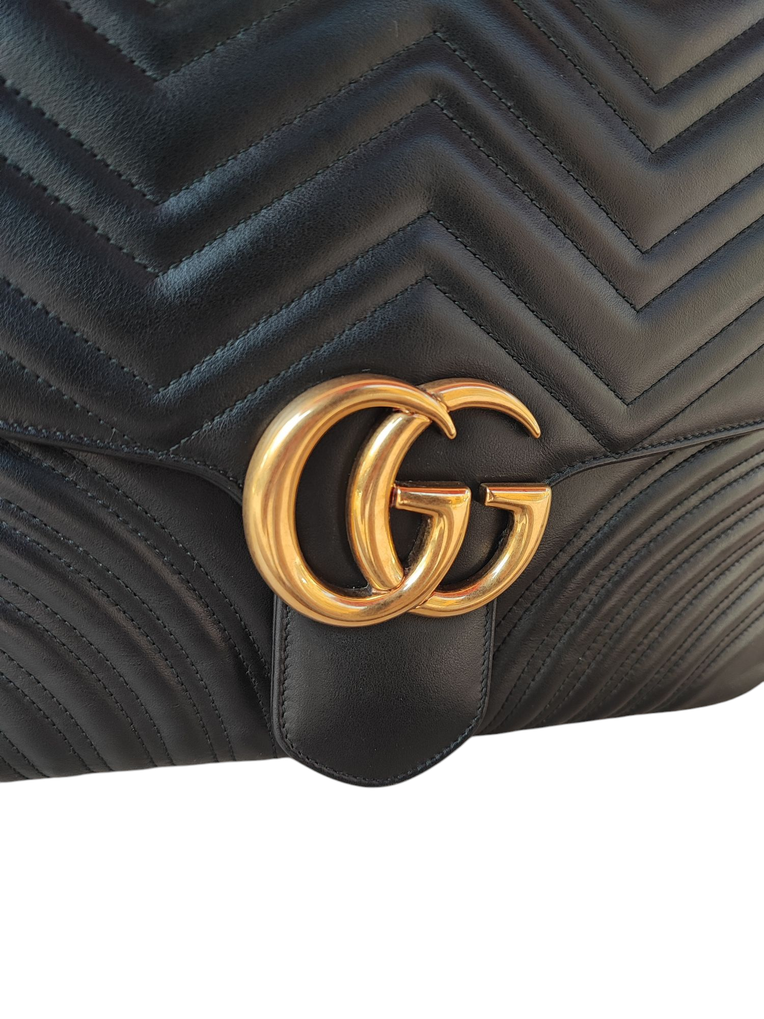 Gucci - Große schwarze Marmont-Tasche