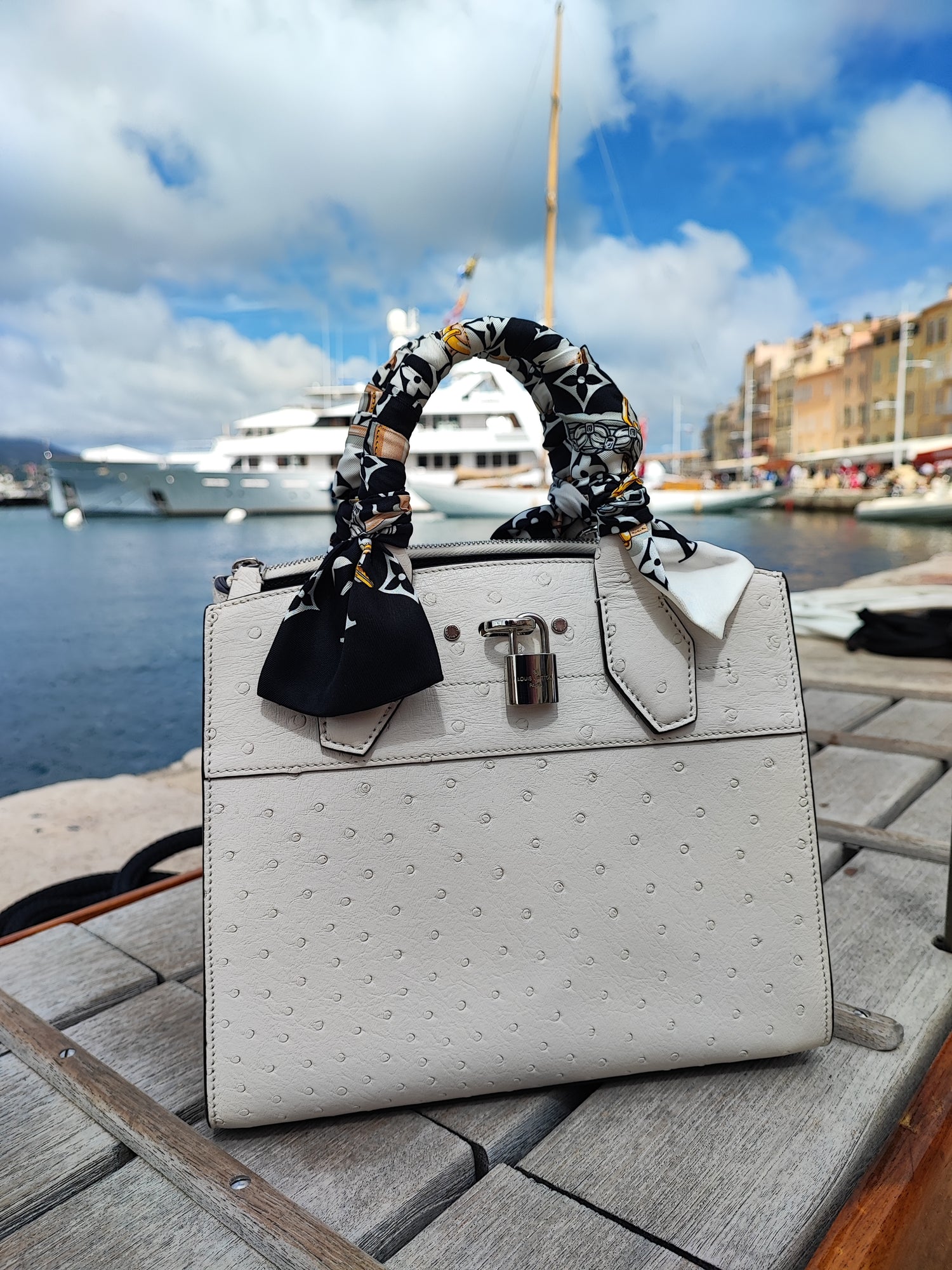 Louis Vuitton - Sac City Steamer PM Autruche