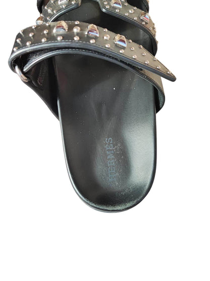 Hermès - Sandales Chypre noires et clous Médor T37