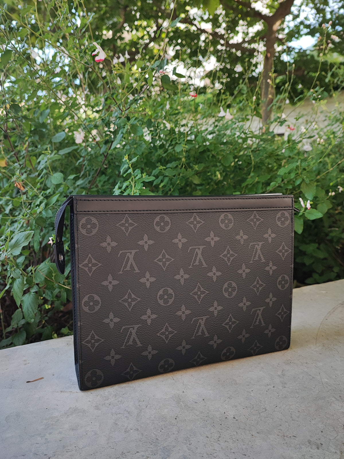 Louis Vuitton - MM Eclipse monogram travel pouch