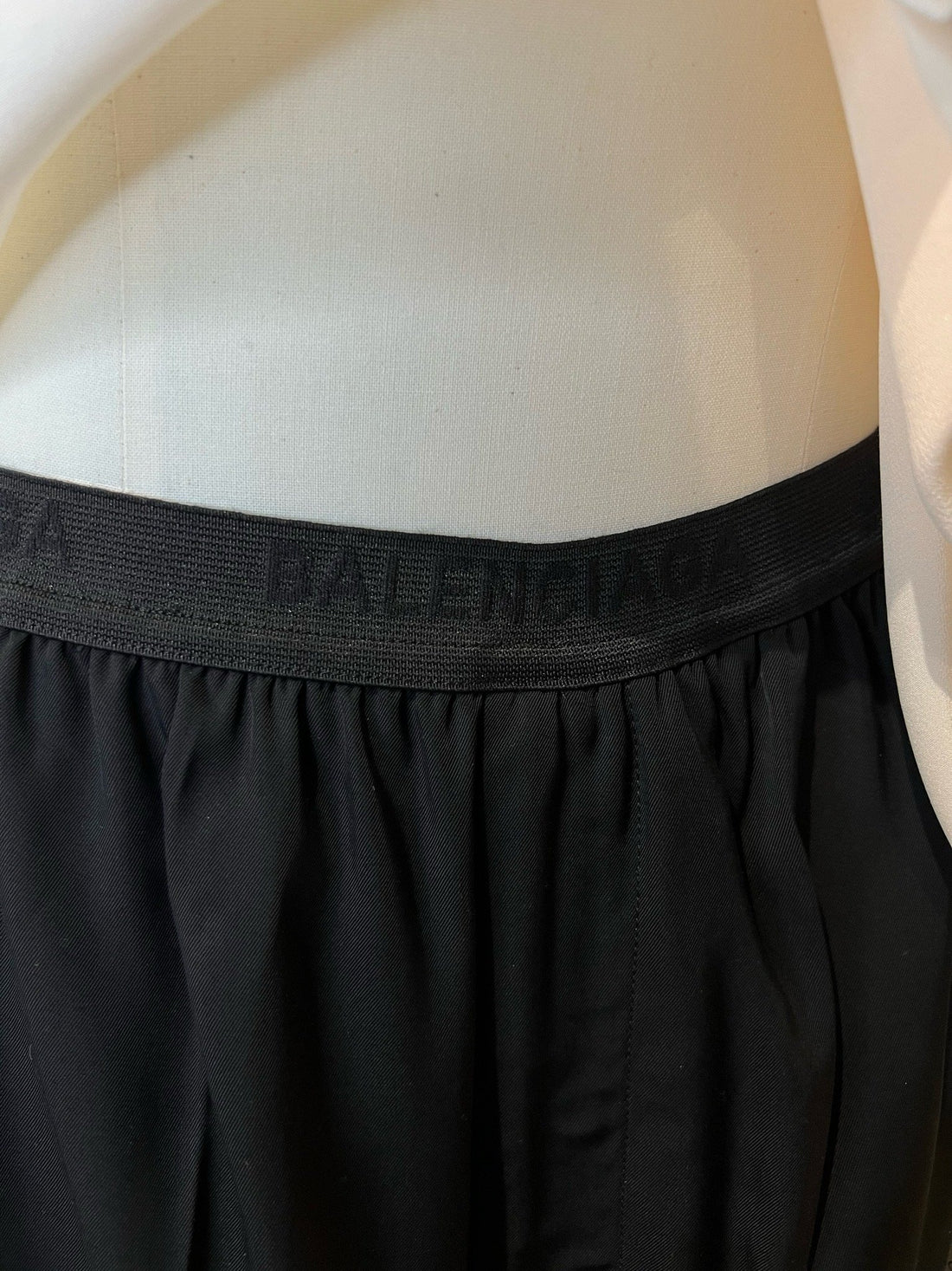 Balenciaga - Pantalon T.34 - Les Folies d&