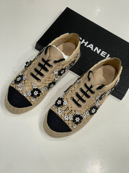 Chanel - Baskets raphia camélia T38 - Les Folies d&