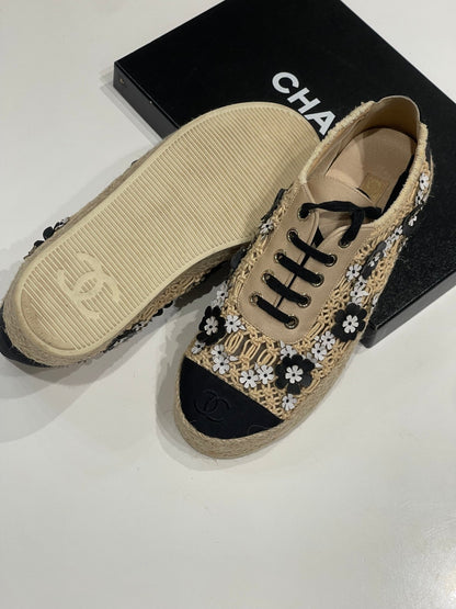 Chanel - Baskets raphia camélia T38 - Les Folies d&