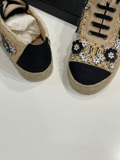 Chanel - Baskets raphia camélia T38 - Les Folies d&