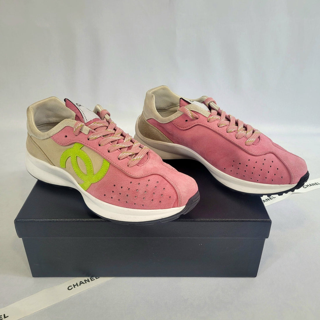 Chanel - Baskets T39 - Les Folies d&