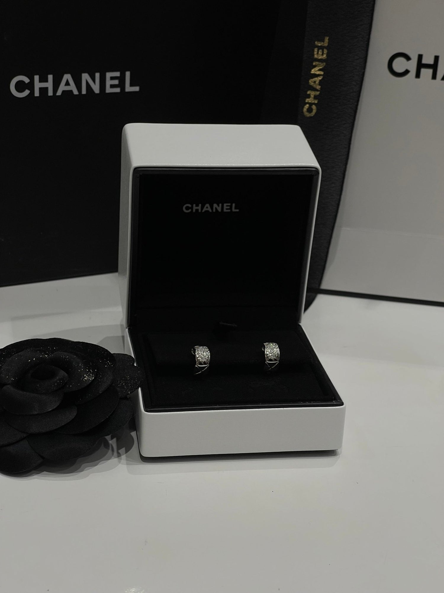 Chanel - Boucles d’oreilles Coco crush or blanc et diamants - Les Folies d&