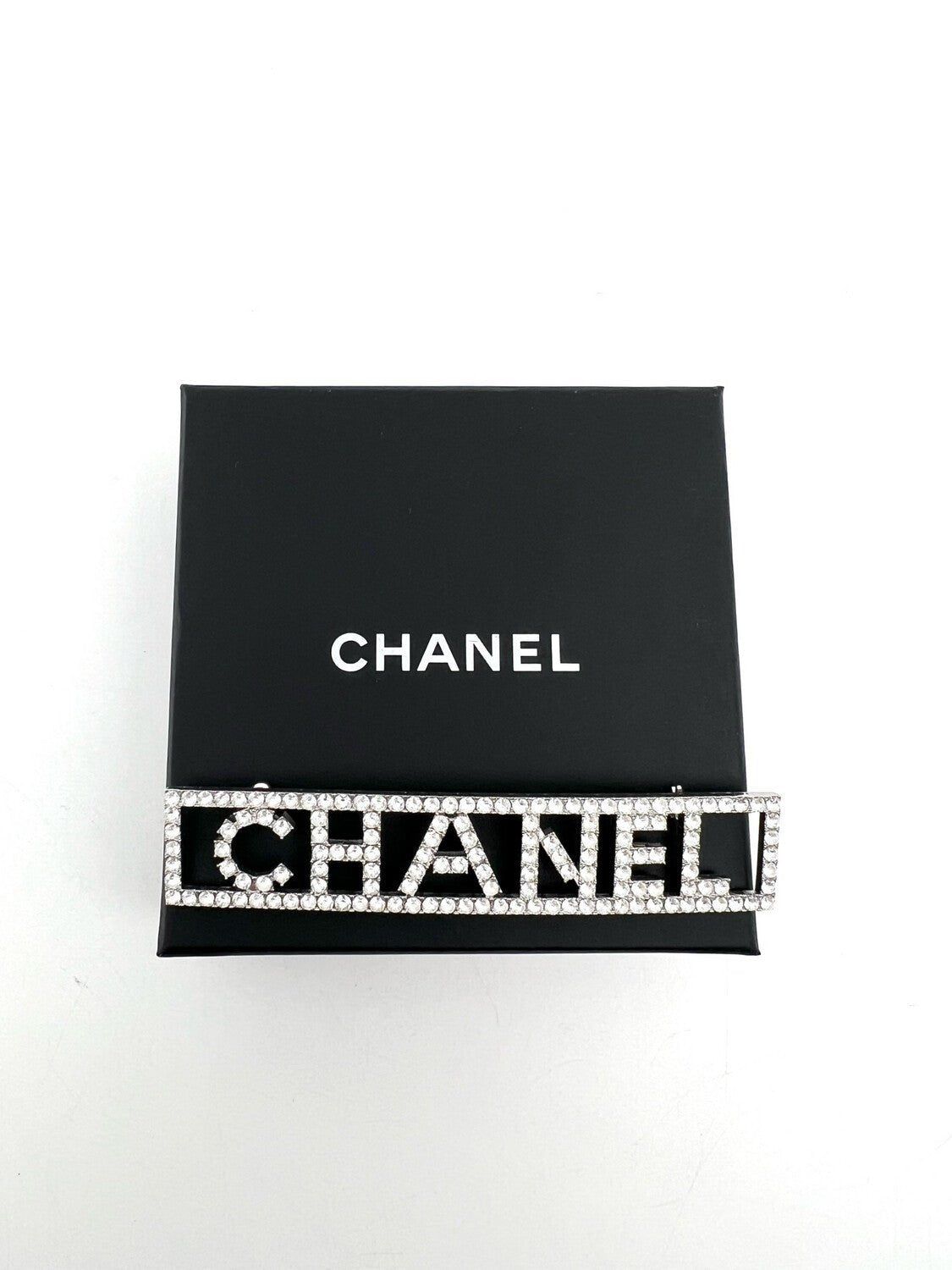 Chanel - Broche avec cristaux - Les Folies d&