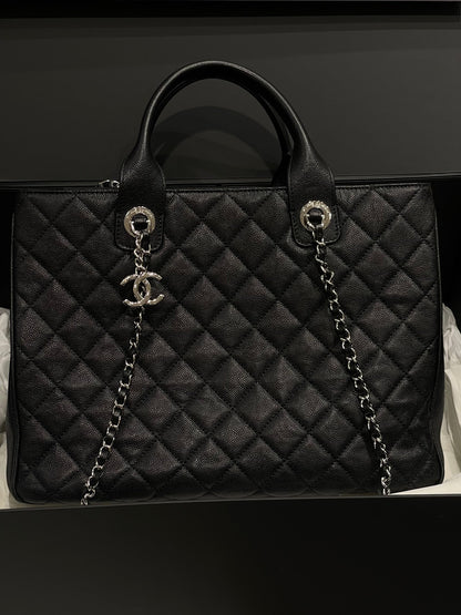 Chanel - Sac cabas classique noir MM - Les Folies d&