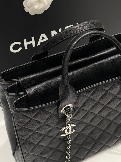 Chanel - Sac cabas classique noir MM - Les Folies d&