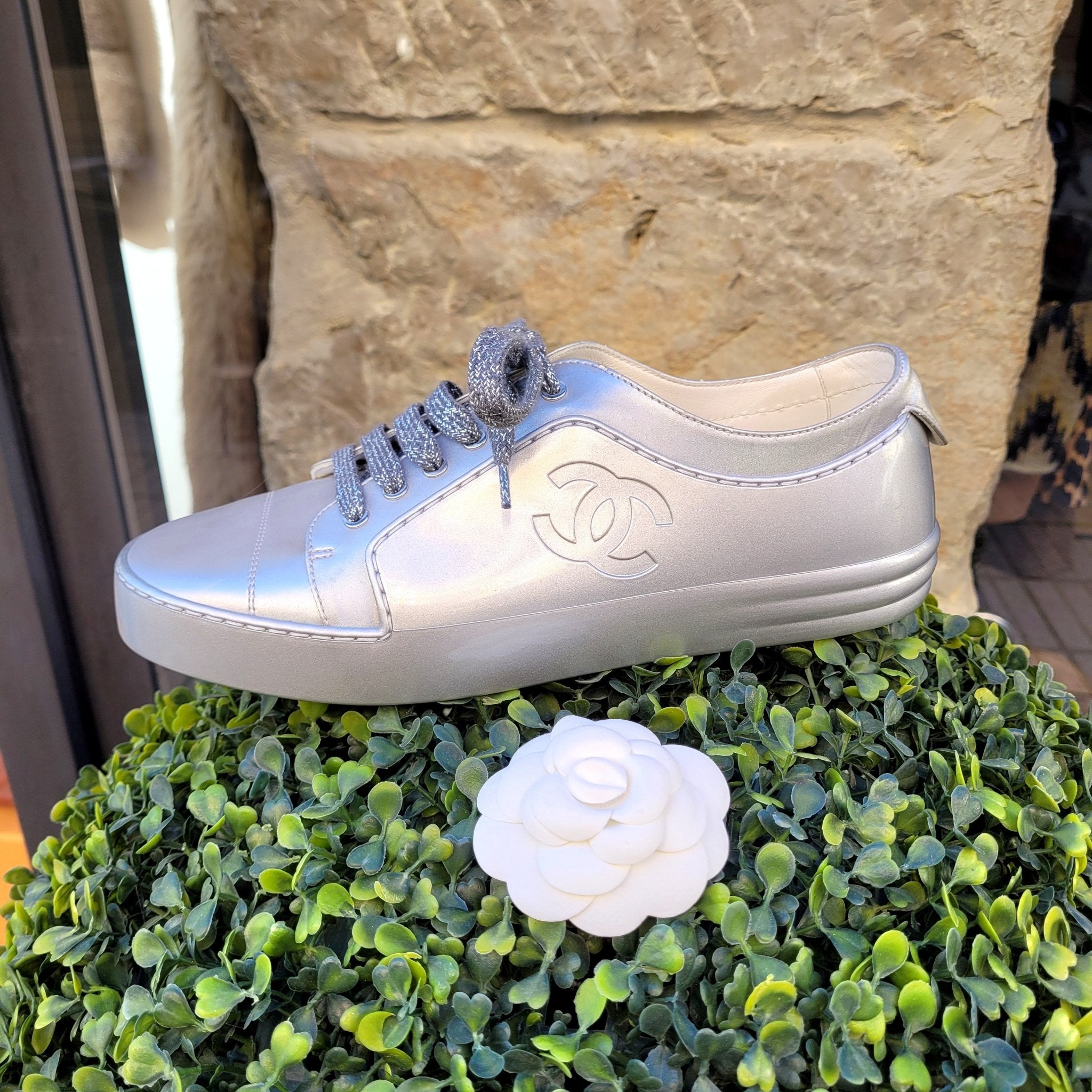 Chanel - Sneakers T39,5 - Les Folies d&