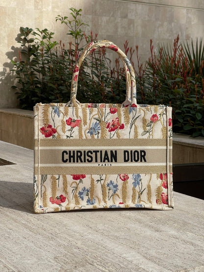 Dior - Sac Book Tote MM - Les Folies d&